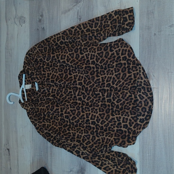 H&M leopard print blouse - Picture 3 of 3